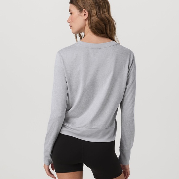 Vuori Daydream Crew in Grey - Picture 2 of 6